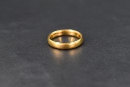 A 22ct gold wedding band, size N & approx 5.7g