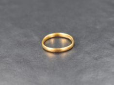 A 22ct gold wedding band, size N & approx 2.6g