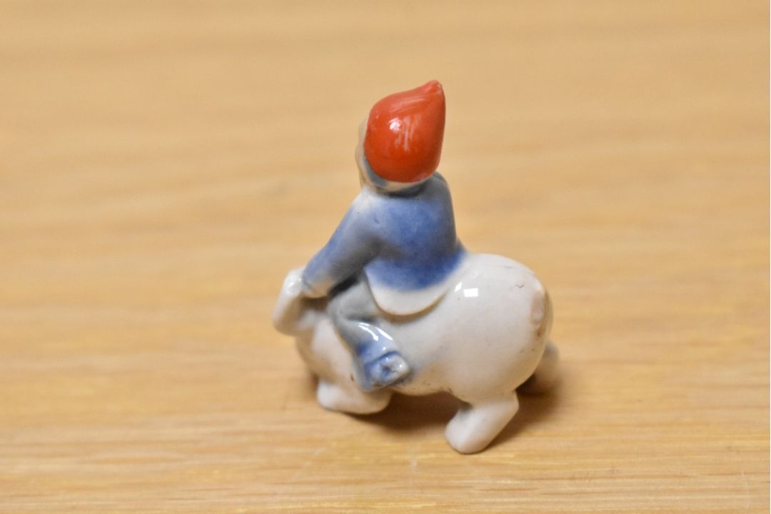 A scarce wade whimsie, depicting tiny elf riding a pig. - Image 2 of 3