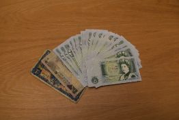 A collection of GB DHF Somerset 1980's DX Uncirculated One Pound Banknotes, 15 DX50 871444-DX50