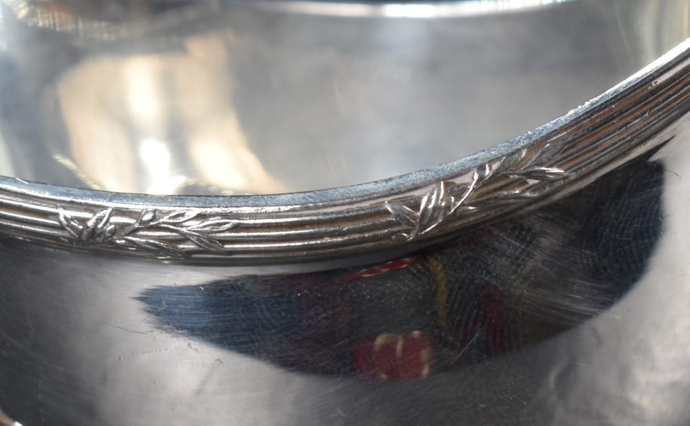 A Queen Elizabeth II silver sauce boat, of traditional form with reeded foliate ornamented rim, - Image 2 of 4