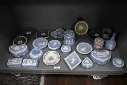 A selection of Wedgwood jasperware, to include lidded trinket boxes, dishes, and other items