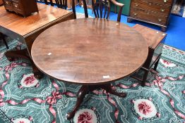 A 19th Century mahogany pedestal dining table, diameter approx 92cm