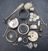 A small quantity of silver and white metal scrap pieces including broken jewellery, coins, napkin