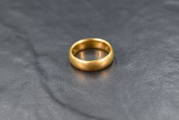 A 22ct gold wedding band of plain form, size P/Q & approx 11.8g