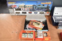 A collection of Hornby 00 gauge comprising;, R865 GWR Mixed Traffic Train Set, mainly complete