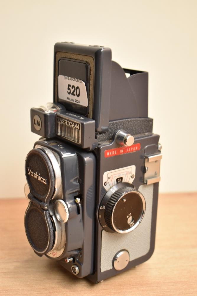 A Yashica 44 reflex camera with Yashicon 1:3,5 60mm lens - Image 2 of 3