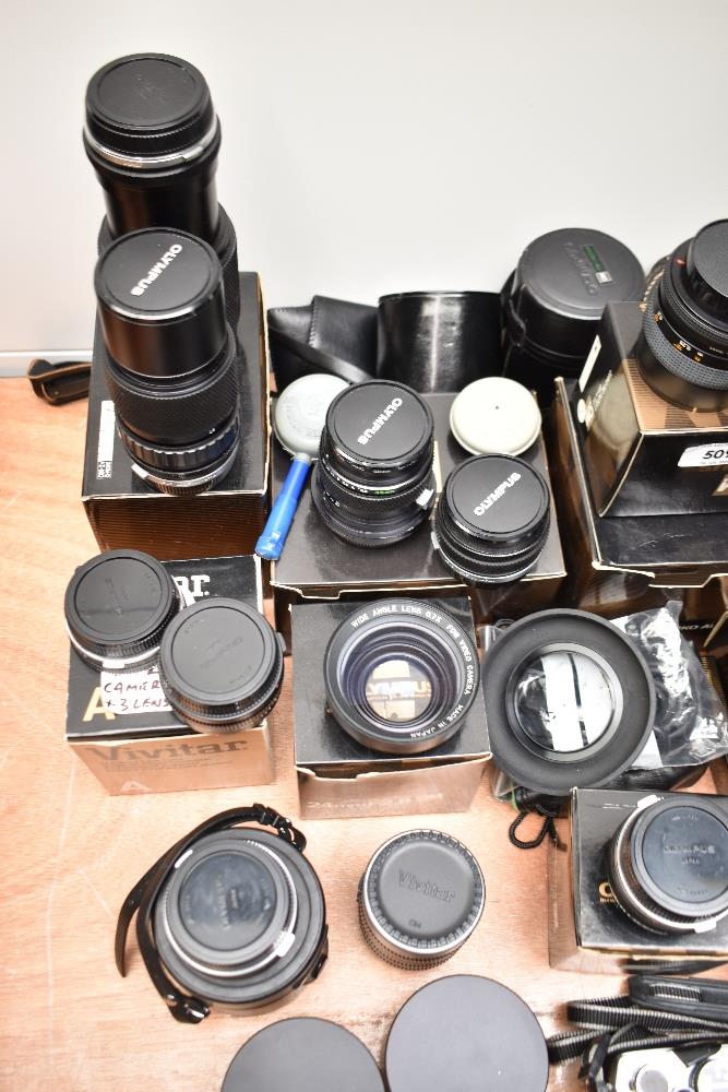 Two Olympus OM-2 camera bodys with an Olympus OM System G Zuiko Auto-W 1:3,5 28mm lens, an Olympus - Image 3 of 4