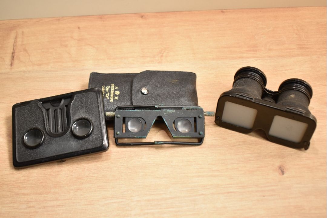 A selection of Stereo Slide viewers and various stereo slides as well as a copy of Brewsters on - Image 4 of 4