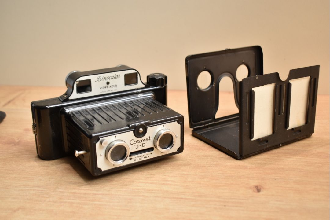 A selection of Stereo Slide viewers and various stereo slides as well as a copy of Brewsters on - Image 3 of 4