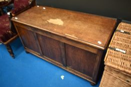 An early 20th Century oak bedding box
