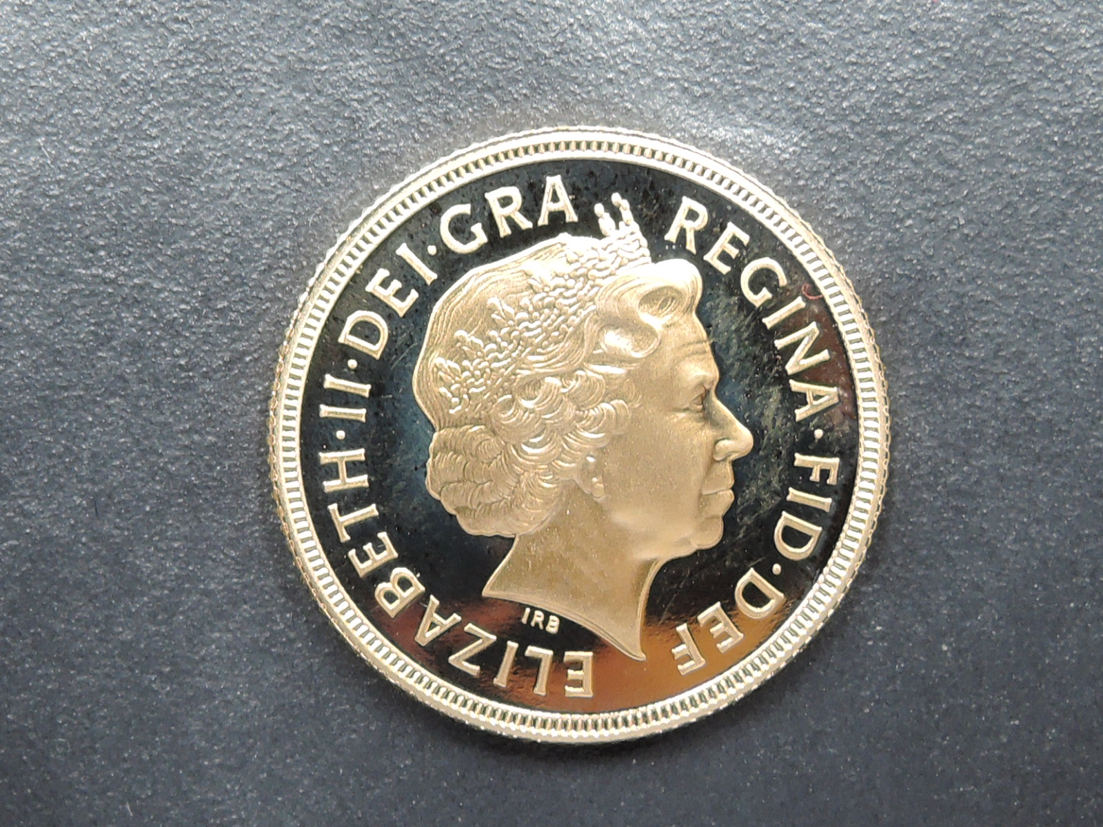 A 1998 Queen Elizabeth II Gold Proof Sovereign, George & Dragon, Royal Mint, Royal Mint Case and - Image 2 of 3