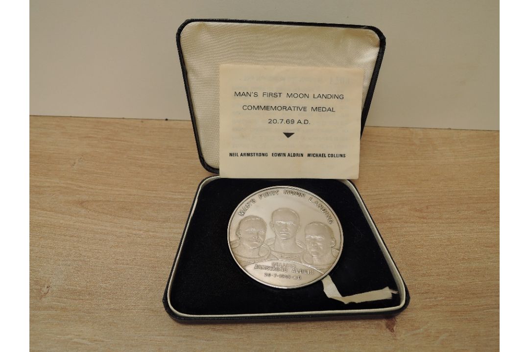 A Alec Brook Ltd HM Silver Medal, 1969 Moon Landing, Birmingham Hallmarks, in case with certificate