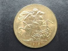 A 1915 George V Gold Sovereign, George & Dragon, Royal Mint, Westminster Mint Case and Certificate