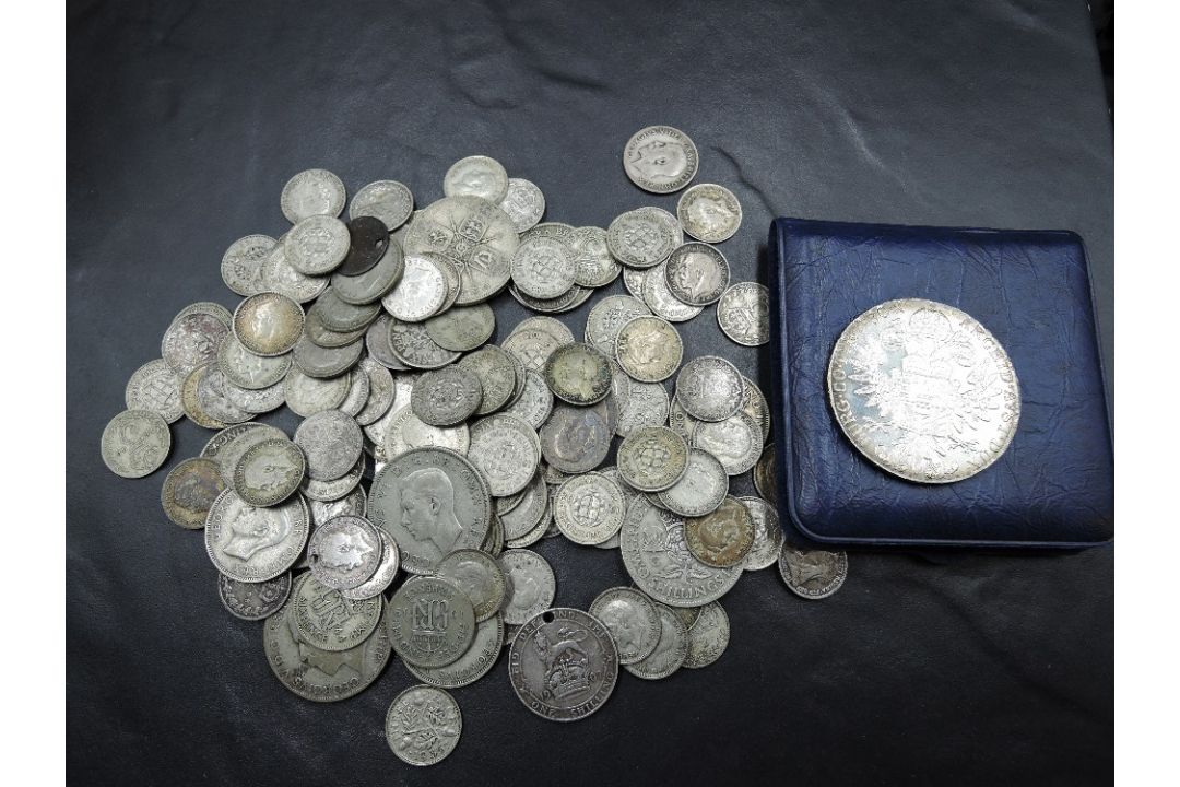 A collection of GB Silver Coins, pre 1947 some Pre 1920 seen, Threepences to Florin, approx 9oz of