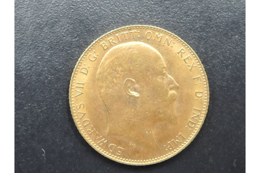 A 1908 Edward VII Gold Sovereign, Royal Mint - Image 2 of 2