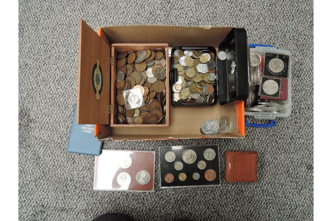 A collection of GB & World Coins, no Silver seen, comprising of a 1965 Year Set IOM 1982 World Cup
