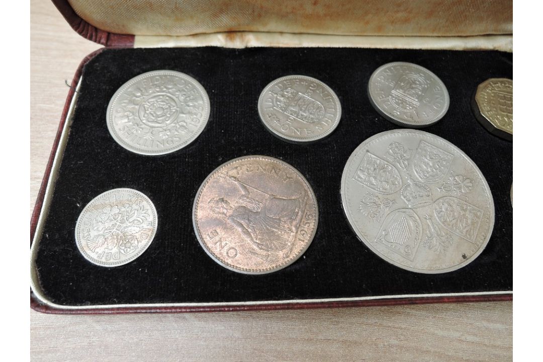 A 1953 Elizabeth II Ten Coin Proof Set, Farthing to Crown, in fitted case - Image 2 of 3