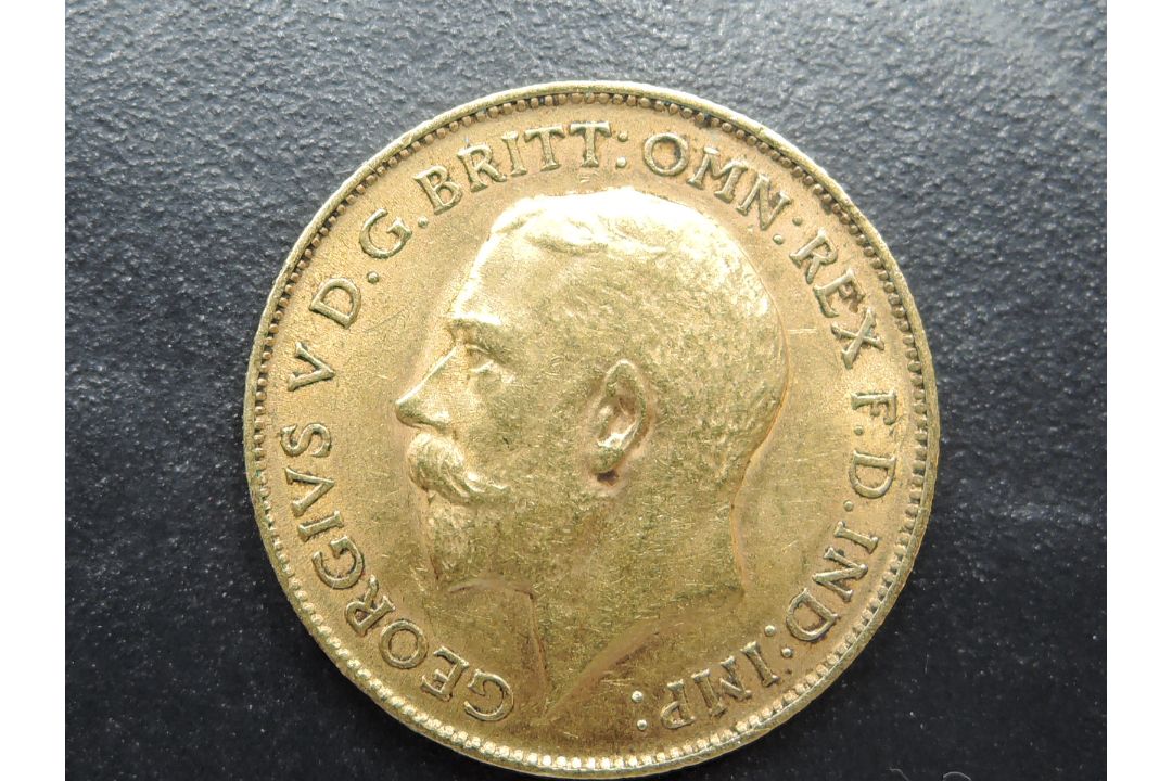 A 1911 George V Gold Half Sovereign, Royal Mint - Image 2 of 2