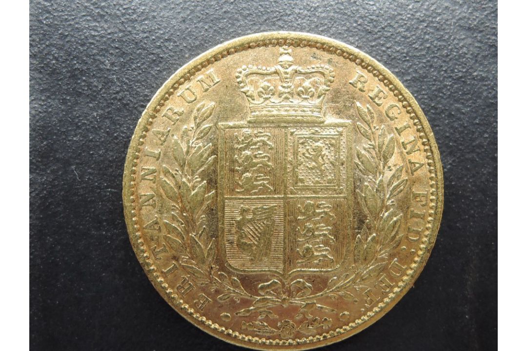 A 1850 Queen Victoria Gold Sovereign, Young Head, Shield Back, Royal Mint, Westminster Mint Case and - Image 1 of 3
