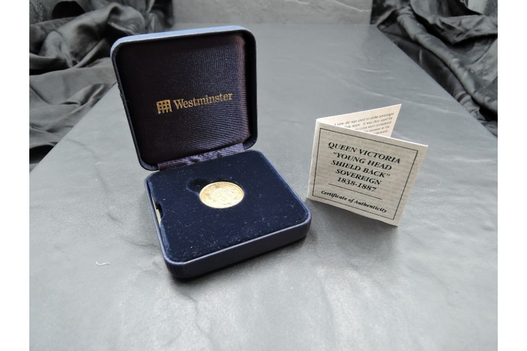 A 1850 Queen Victoria Gold Sovereign, Young Head, Shield Back, Royal Mint, Westminster Mint Case and - Image 3 of 3