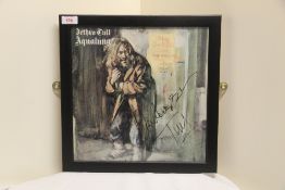 A signed Ian Anderson of Jethro Tull ' Aqualung ' album sleeve , whilst we can't verify the