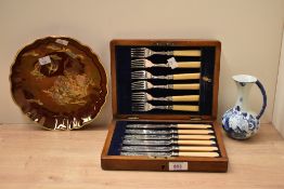 A Carlton Ware 'Rouge Royale' display plate, a Delft jug and a cased set of fish cutlery.