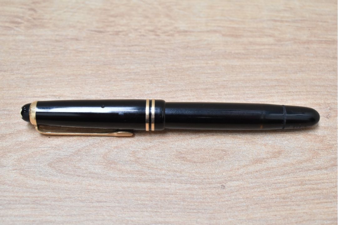 A Montblanc 242G piston fill fountain pen in black having Montblanc 14C 585 nib - Image 3 of 3