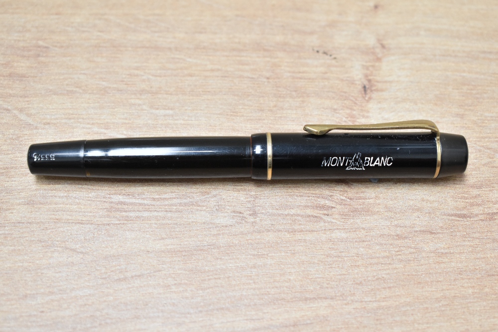 A Montblanc 333 1/2 piston fill fountain pen in black having Montblanc 3 1/2 nib - Image 3 of 3