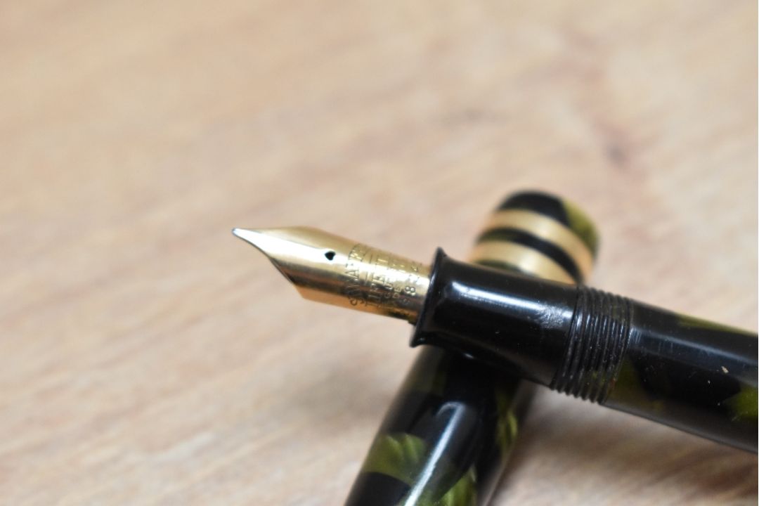 A Sheaffer Lifetime Balance Petite lever fill fountain pen in marine green with white spot, ring top - Image 2 of 3