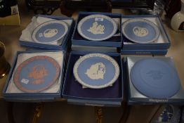 Fourteen Wedgwood Jasperware Valentine's day plates including 'Anthony and Cleopatra', 'Cupid