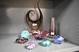 A 20th Century Sommerso art glass centrepiece or vase, of Murano style, measuring 30cm high, and a