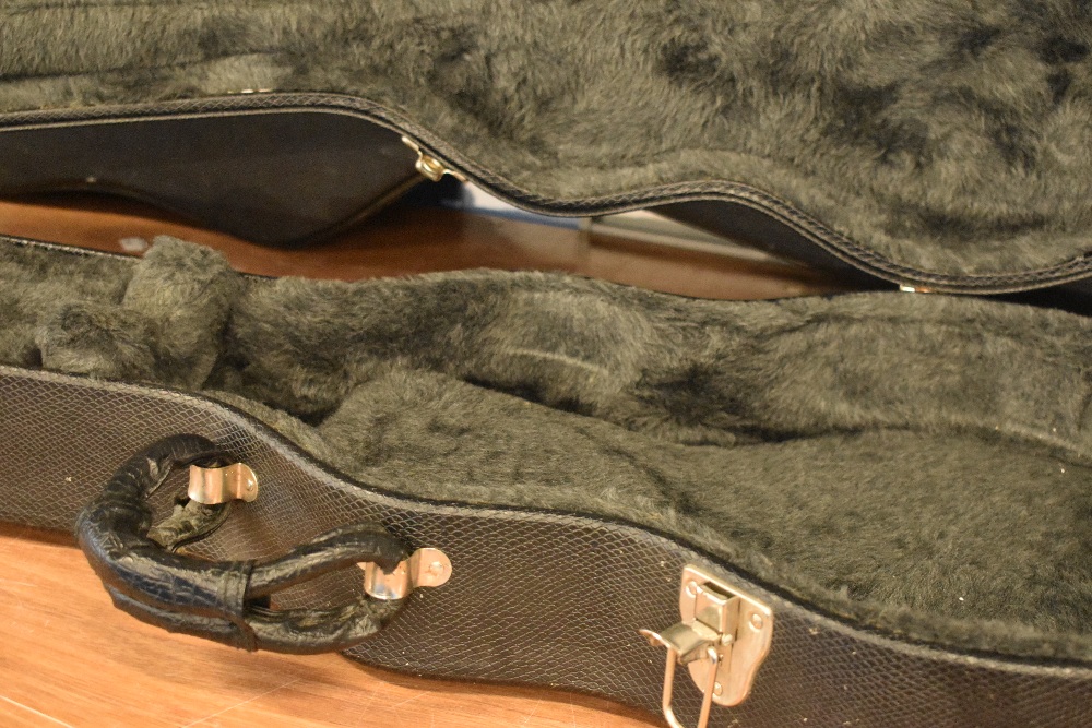 A Gibson Les Paul Studio electric guitar, serial number , 025751326, sunburst finish in fitted - Image 2 of 2