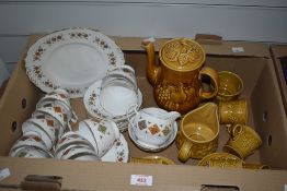 A Colclough-Crispin-part tea service having 35 pieces, sold along with a Royal Worcester-Crown