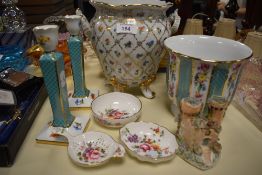 A 20th Century Toyo Heirloom patterned footed planter, hand decorated and heightened with gilding,