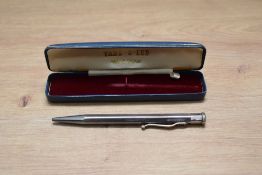 A cased Yard o Led propelling pencil in hallmarked silver. In hexagonal form