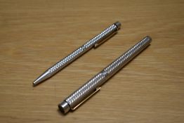 A Sheaffer Targa 1012 Classic converter cartridge fill fountain pen and ballpoint pen in silver