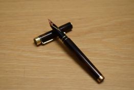 A Sheaffer Targa 1032 Classic converter cartridge fill fountain pen in laque tortoiseshell having