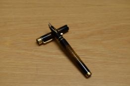 A Sheaffer Targa 1044 Classic converter cartridge fill fountain pen in laque golden filigree