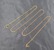 A 9ct gold fine curb chain, approx 22' & 2.7g
