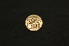 A 2015 Queen Elizabeth II Gold Sovereign, George & Dragon, Royal Mint