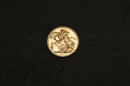 A 2014 Queen Elizabeth II Gold Sovereign, George & Dragon, Royal Mint