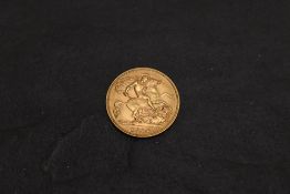 A 1914 George V Gold Half Sovereign, George & Dragon, Royal Mint