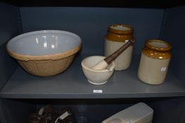 A 20th Century Mason Cash glazed ceramic mixing bowl, having a diameter of 34cm, two stoneware
