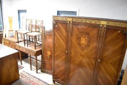 A nice early 20th Century mahogany bedroom suite by Waring & Gillow (locks stamped) , comprising