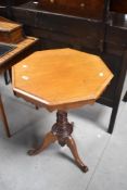 A Victorian mahogany occasional pedestal table, diameter approx. 51cm