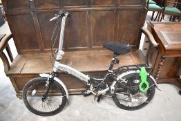 An Apollo folding bike