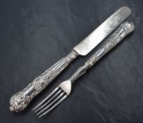 A selection of ten silver handled Queen's pattern flatware and cutlery, comprising four knives and