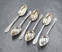 A late George V cased set of silver Pembury style pattern teaspoons, marks for Sheffield 1936,