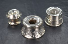 An Edwardian silver inkwell, of circular form having floral swag engraving, marks for Birmingham